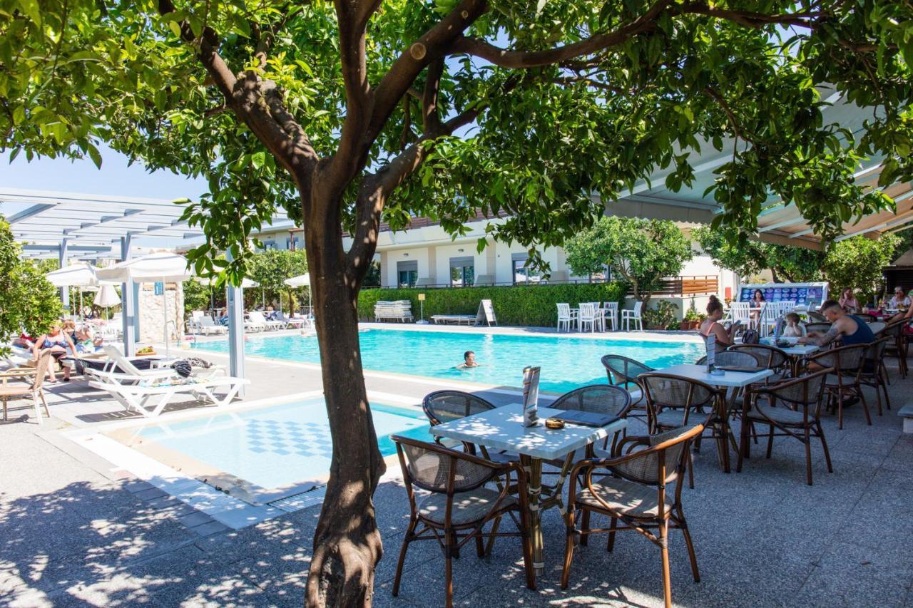 יאליסוס Ilyssion Holidays Hotel מראה חיצוני תמונה